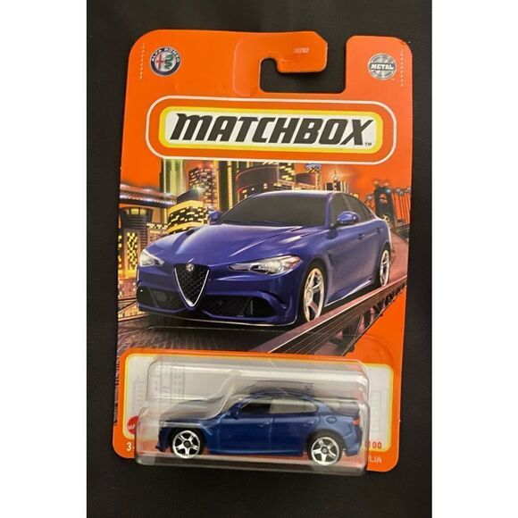 2022 Matchbox #26 2016 Alfa Romeo Giulia MONTECARLO BLUE - Picture 1 of 3